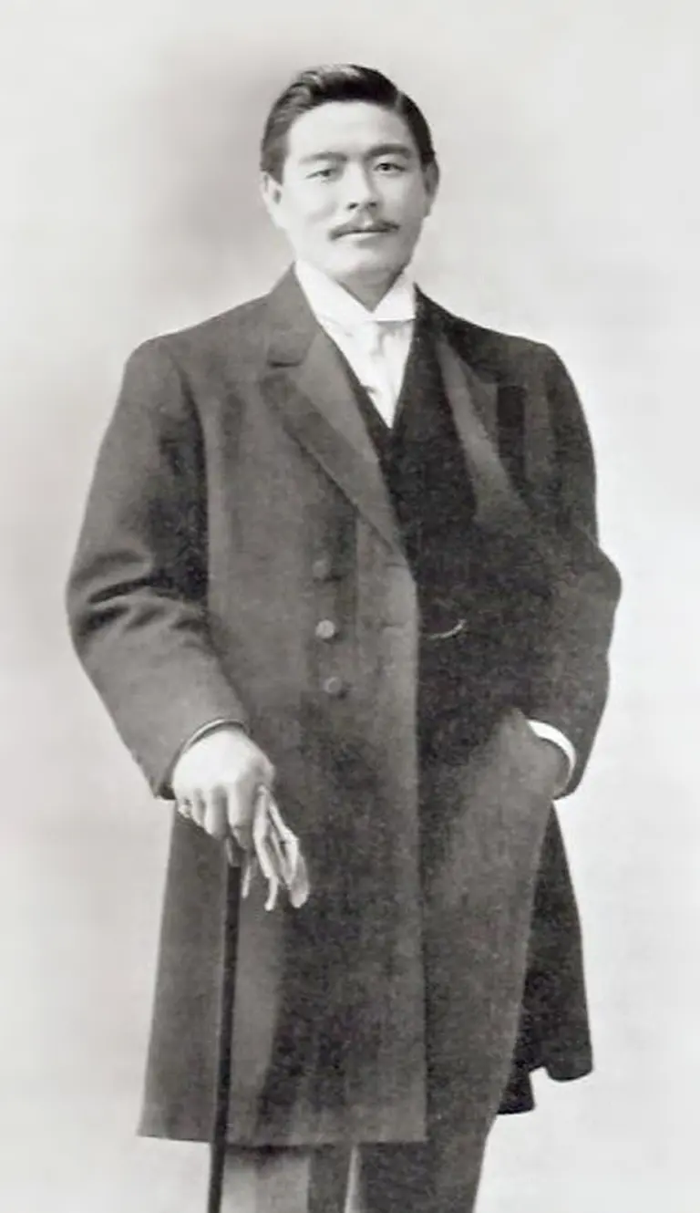 Black-and-white portrait of Mitsuyo Maeda wearing a dark suit
