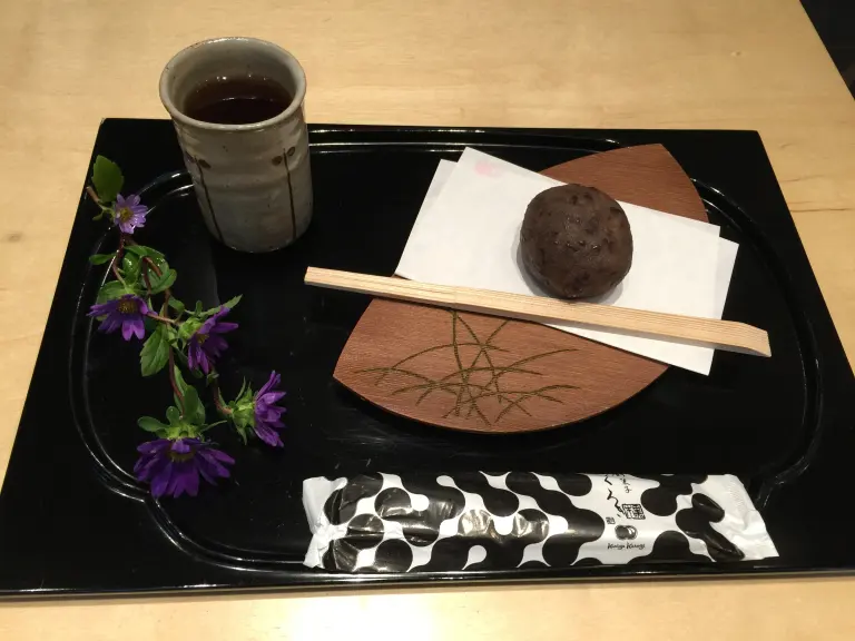 Ohagi served on a plate at Kuriya Kashi Kurogi in Tokyo