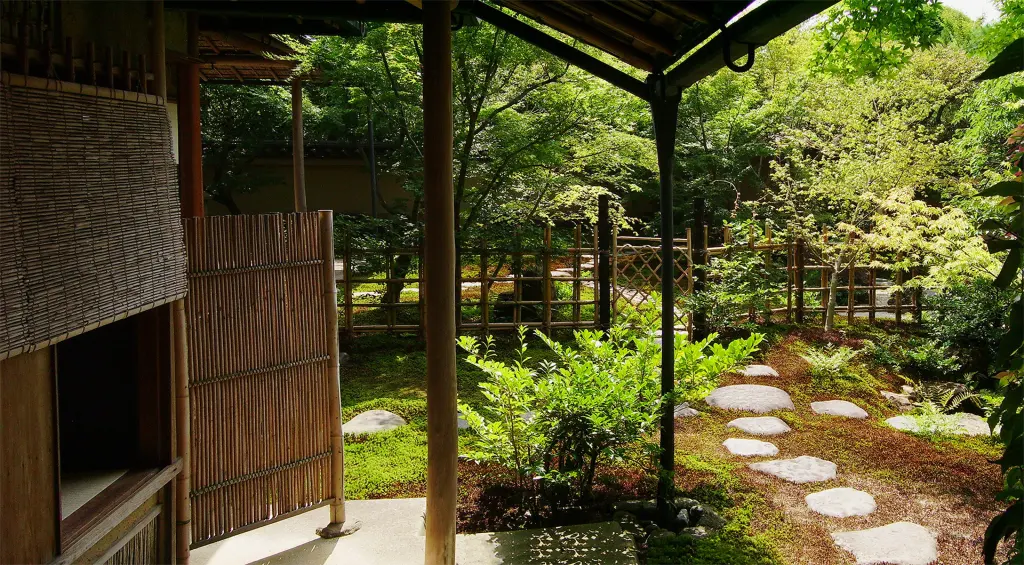 Stepping-stone roji and low tea-house entrance at the Adachi Museum of Art